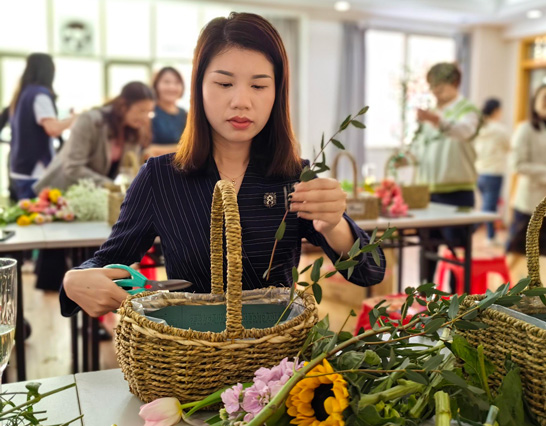 女神節(jié)里笑容翻飛，歡樂不退