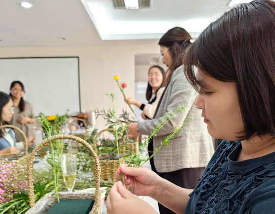 女神節(jié)里笑容翻飛，歡樂不退